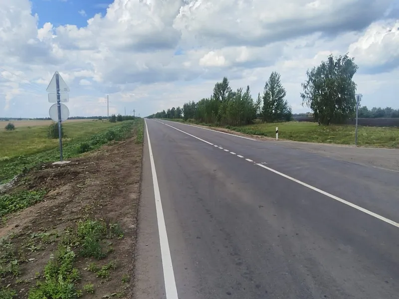 В&nbsp;Саратовской области завершают ремонт дороги к&nbsp;поселку Пинеровка