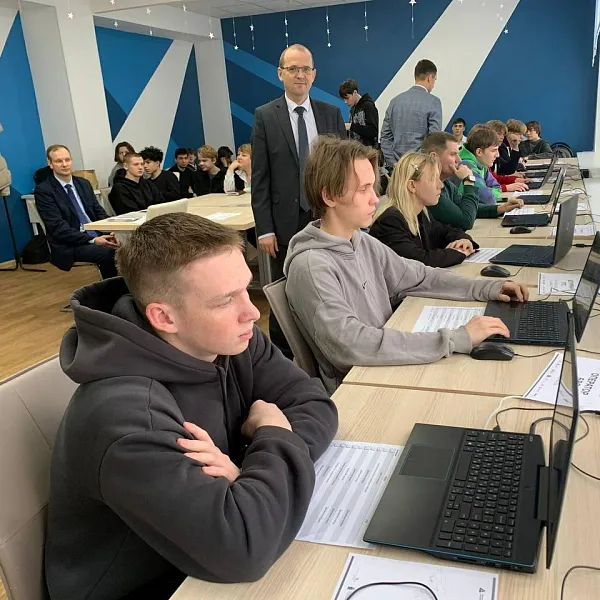 Команда из&nbsp;Пензенской области вышла в&nbsp;полуфинал конкурса &laquo;Кибердром&raquo;