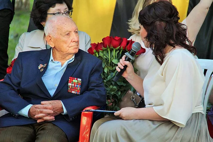 Столетний ветеран сажает деревья в&nbsp;память о&nbsp;погибших на&nbsp;войне
