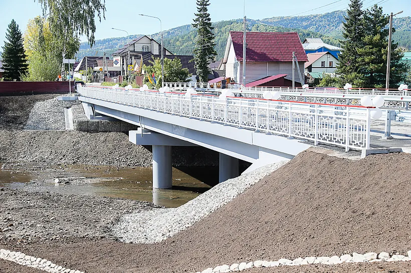 В&nbsp;Горно-Алтайске отремонтировали мост через реку Улалушку