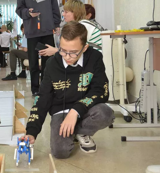 В&nbsp;Кировграде Свердловской области прошел фестиваль по&nbsp;робототехнике