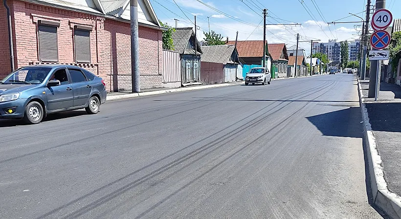 В&nbsp;Энгельсе завершается ремонт дороги на&nbsp;улице Петровской