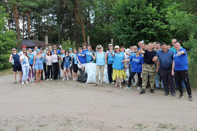 В&nbsp;Курске собрали около 4&nbsp;кубометров мусора с&nbsp;береговой линии реки