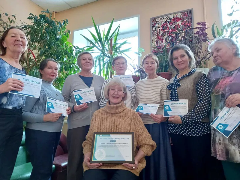 Пожилые жители Тюменской области сдали экзамен по&nbsp;китайскому языку