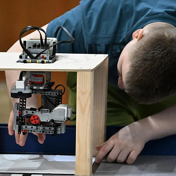 Школьники из&nbsp;Ачхой-Мартановского района Чечни изучили основы робототехники