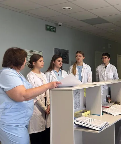 Школьники села Ливенка Белгородской области прошли практику в&nbsp;больнице