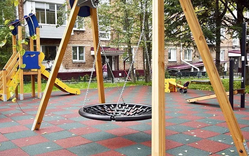 В&nbsp;Горно-Алтайске благоустроили еще&nbsp;одну дворовую территорию