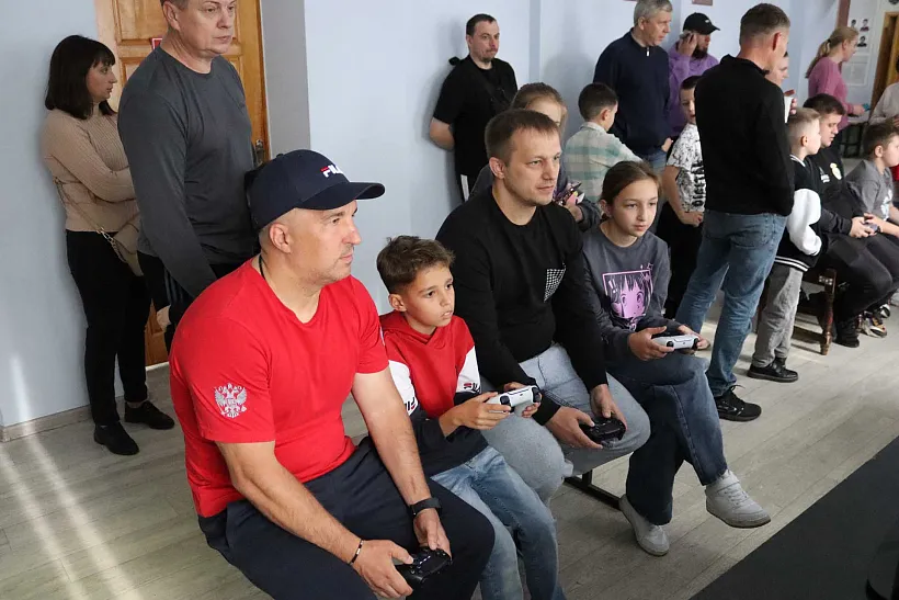 В&nbsp;Курске прошел семейный фестиваль по&nbsp;фиджитал-спорту &laquo;Кибер-папа&raquo;