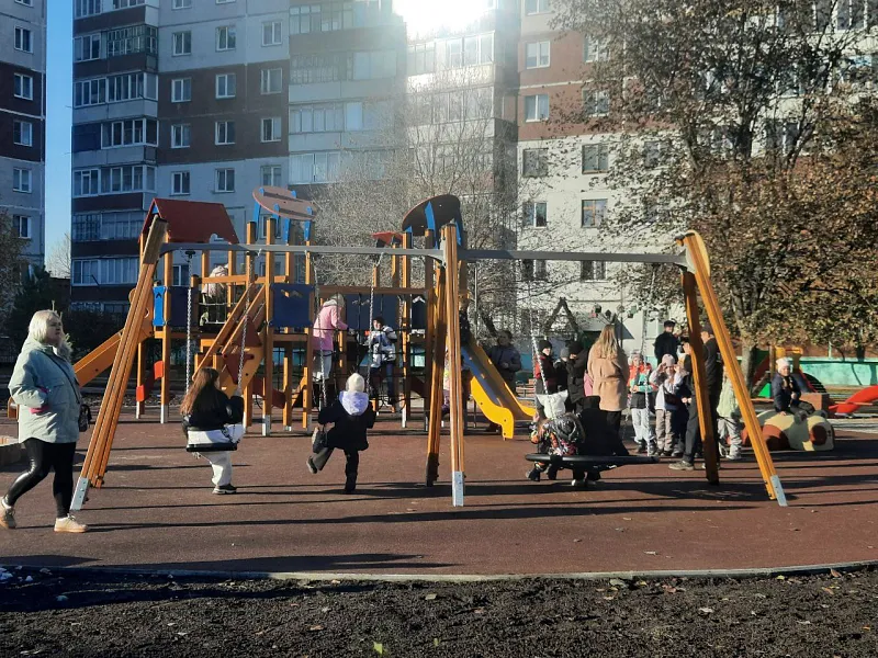 В&nbsp;Искитиме Новосибирской области благоустроили придомовую территорию