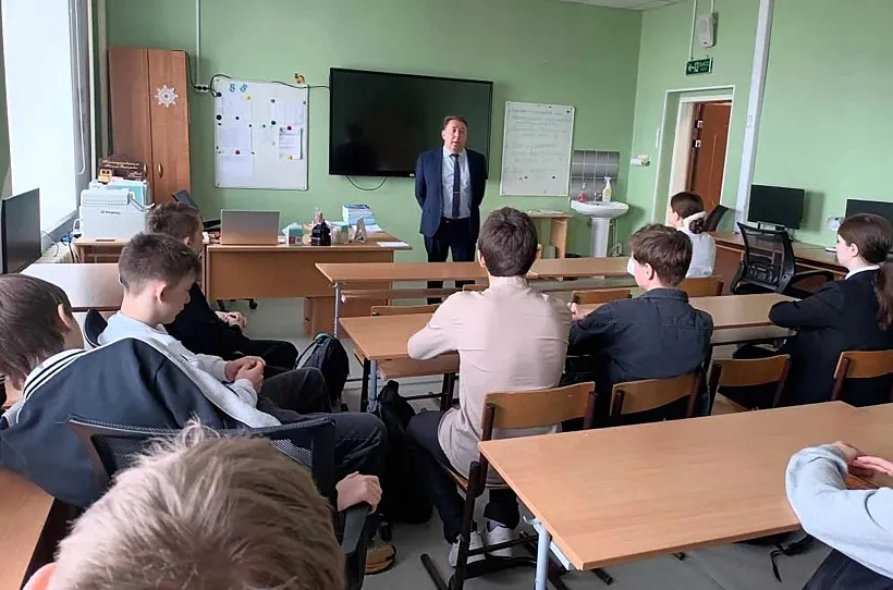 В&nbsp;школе поселка Искателей в&nbsp;НАО провели урок о&nbsp;безопасности в&nbsp;интернете