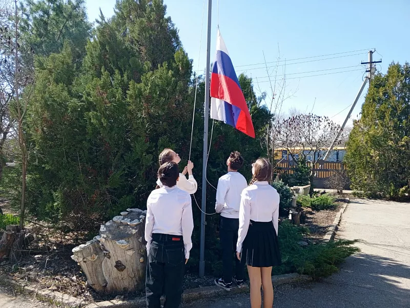 Флаги и&nbsp;гербы РФ появились в&nbsp;школах Обливского района Ростовской области