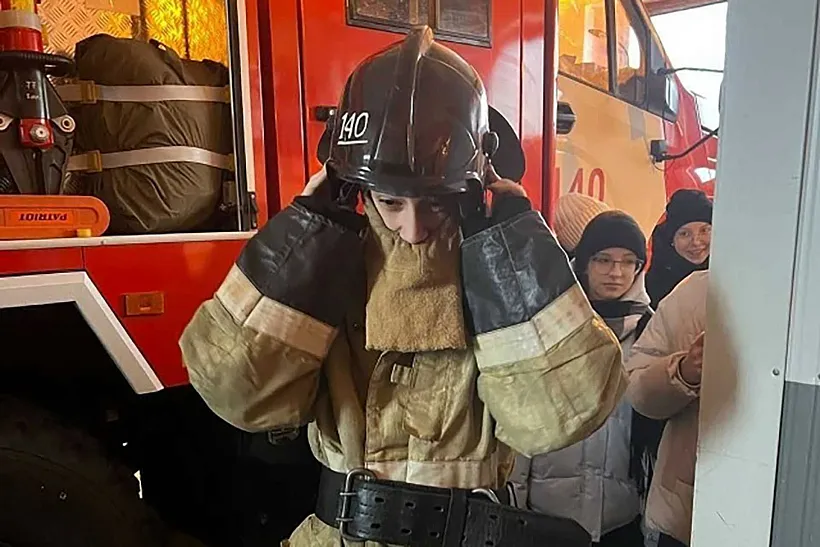 Школьники из&nbsp;села Ивановка Тюменской области посетили пожарную часть