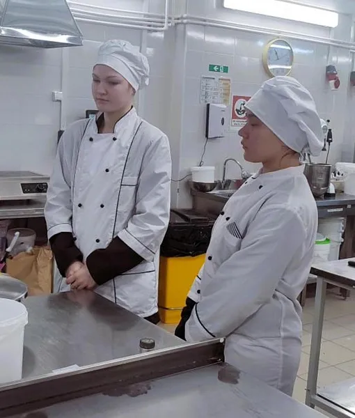 Саратовские студенты-технологи посетили цех кондитерского предприятия