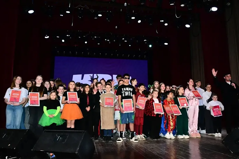 Команды из&nbsp;Новороссийска выступили в&nbsp;1/4&nbsp;финала Кубанской юниор-лиги КВН