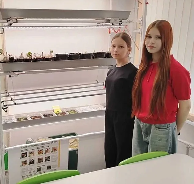 В&nbsp;Пономаревке Оренбургской области школьники высадили клубнику 10&nbsp;сортов