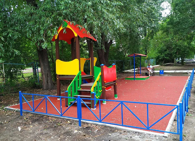 Пять дворов благоустроили в&nbsp;одном из&nbsp;районов Челябинска в&nbsp;этом году