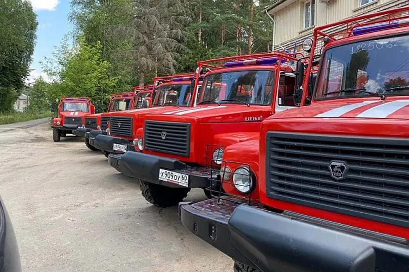 В&nbsp;Псковскую область поступило 8&nbsp;пожарных автоцистерн