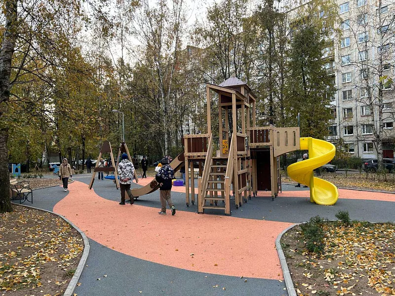 В&nbsp;Выборгском районе Петербурга обустроили новую детскую площадку