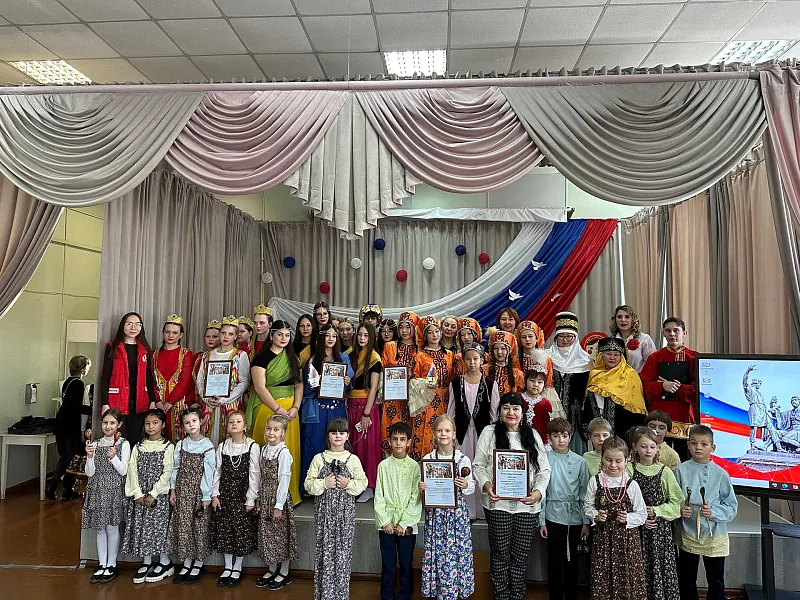 В&nbsp;омской школе № 30&nbsp;прошел фестиваль-конкурс &laquo;В&nbsp;единстве наша сила&raquo;