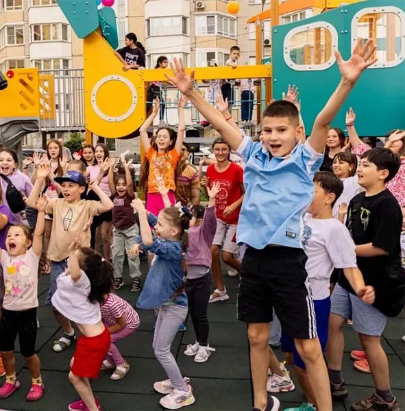 В&nbsp;подмосковной Лобне открылась обновленная спортивная площадка