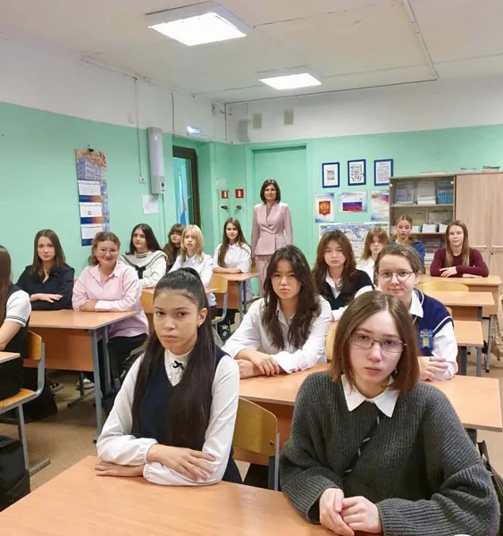 В&nbsp;школе Петродворцового района Санкт-Петербурга провели урок о&nbsp;работе ЗАГСа