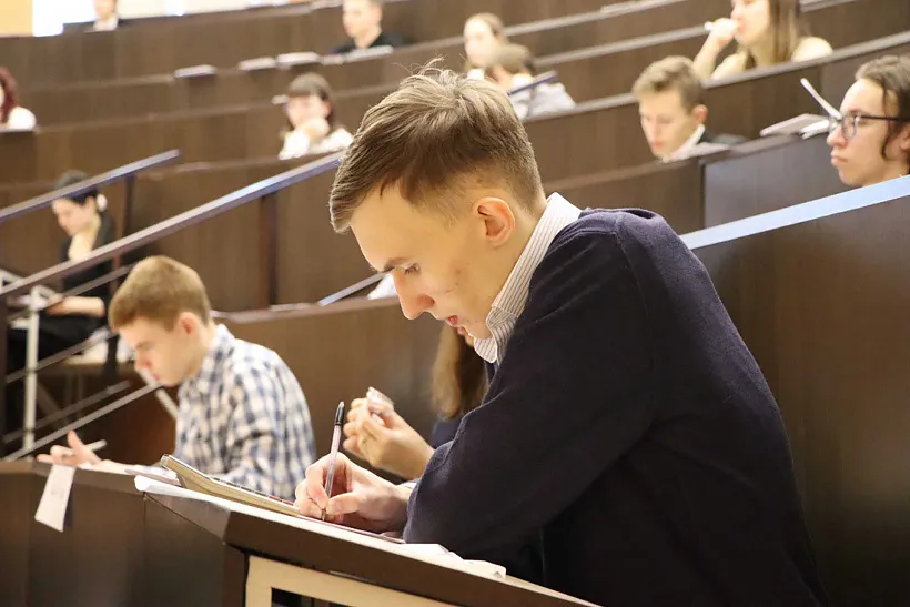 Более 2,5&nbsp;тысячи школьников Омской области примут участие в&nbsp;олимпиаде