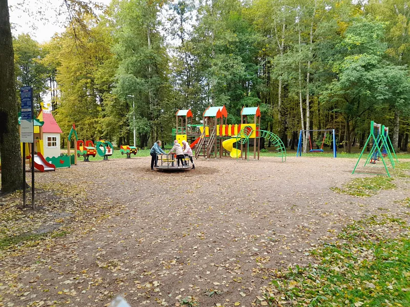 В&nbsp;новгородском Холме обустроили новую детскую площадку