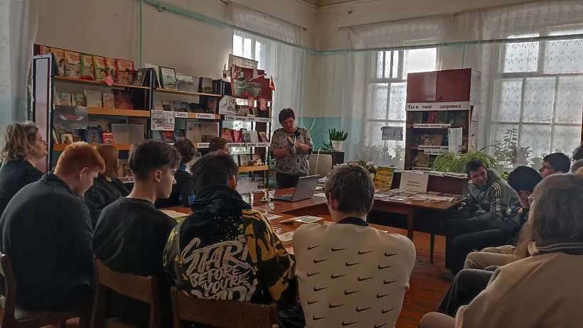 В&nbsp;Верхнекарачанской библиотеке Воронежской области прошел литературный час