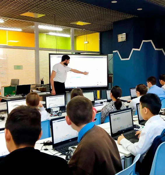 В&nbsp;&laquo;Кванториуме-04&raquo; Республики Алтай 150&nbsp;школьников освоили новые технологии