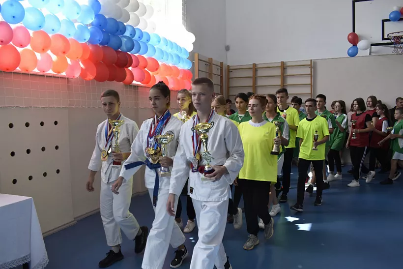 В&nbsp;школе села Курсавка на&nbsp;Ставрополье обновили спортзал