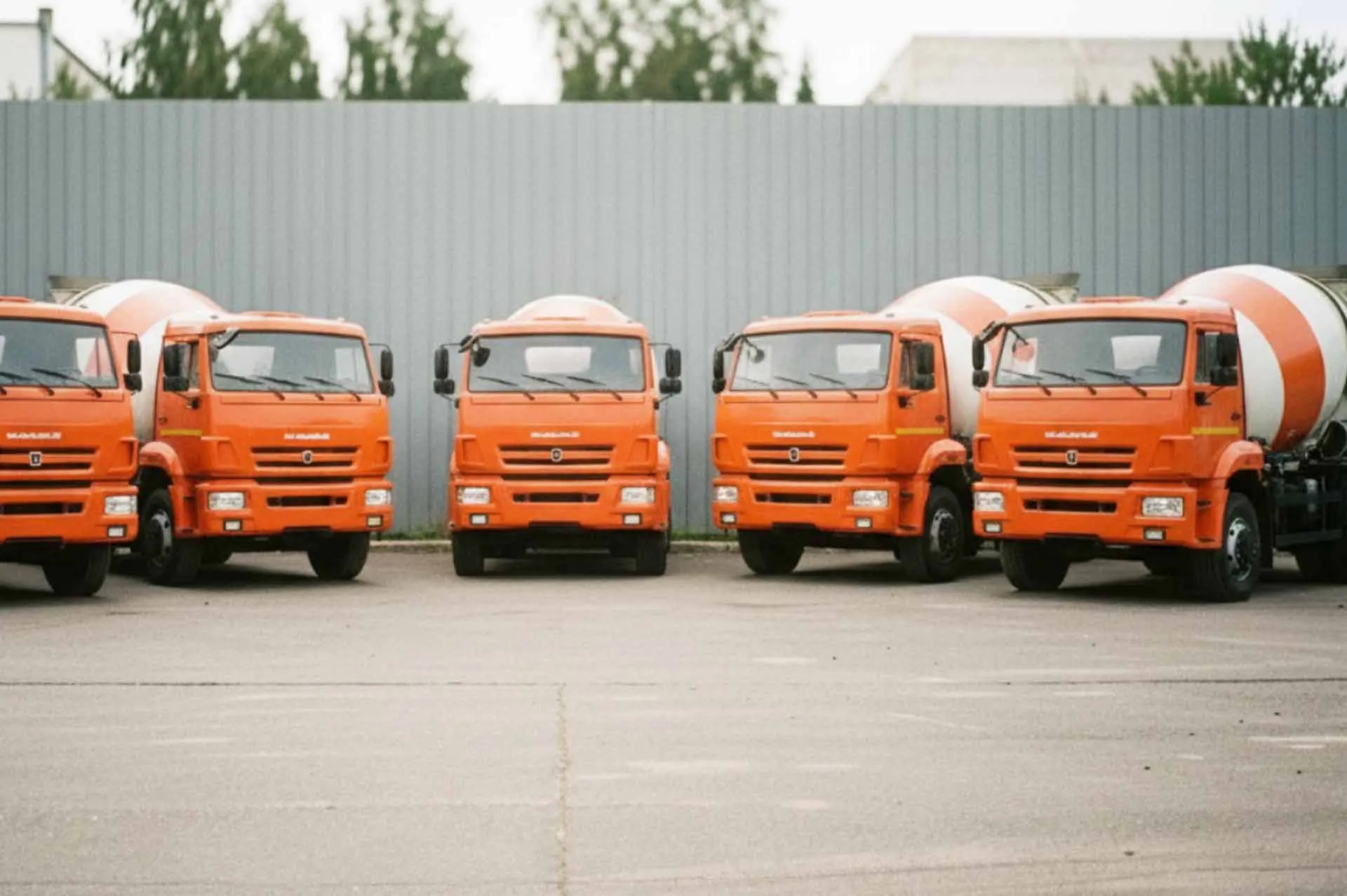 Крымское предприятие получило 5&nbsp;новых автобетоносмесителей