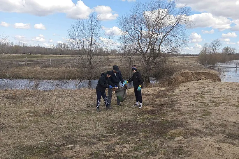 В&nbsp;Ялуторовском округе Тюменской области очистили берега старицы реки Тобол