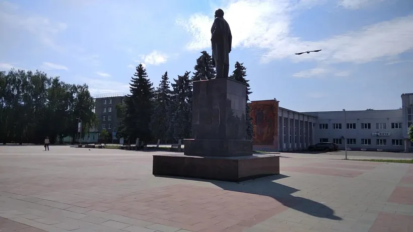 Яму у&nbsp;памятника Ленину убрали в&nbsp;Карачаеве