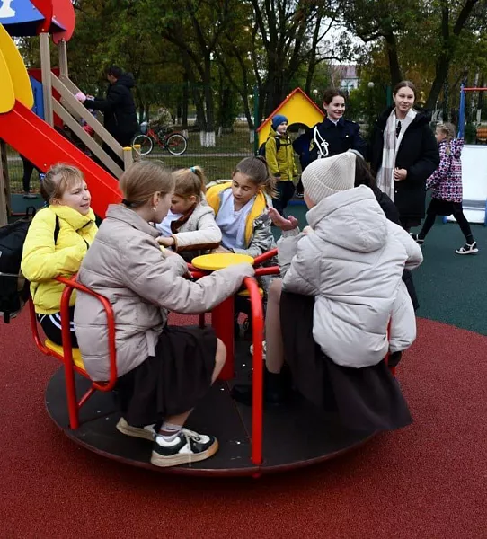 В&nbsp;селе Верхососна Белгородской области появилась новая детская площадка