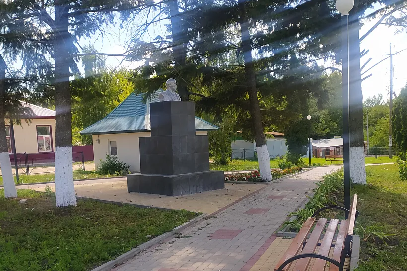 В&nbsp;Орловской области благоустроили сквер имени В. И. Ленина