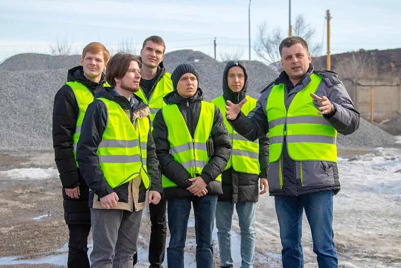 Воронежские студенты посетили компанию, ремонтирующую дорожные объекты