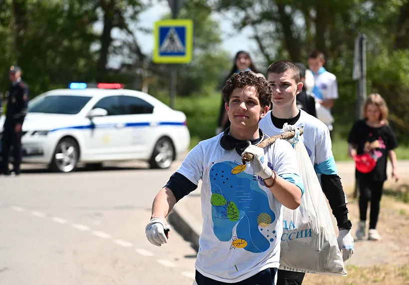 Подростков Тимашевского района Кубани трудоустроили в&nbsp;летний период