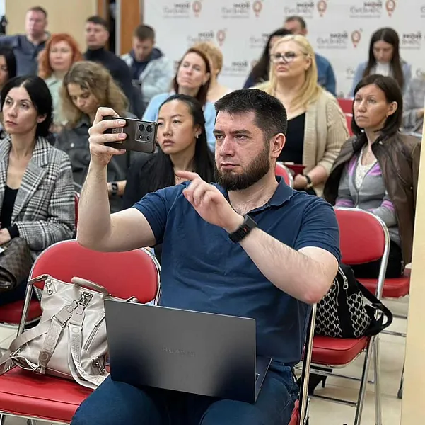 Предпринимателей Хабаровска обучили работе с&nbsp;нейросетями