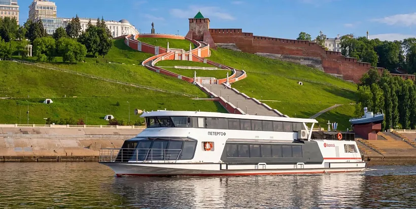 На&nbsp;прогулочные маршруты в&nbsp;Нижнем Новгороде вышло электросудно &laquo;Петергоф&raquo;