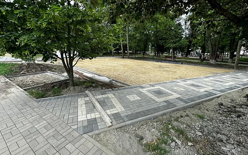 Общественную территорию благоустраивают в&nbsp;станице Калининской на&nbsp;Кубани
