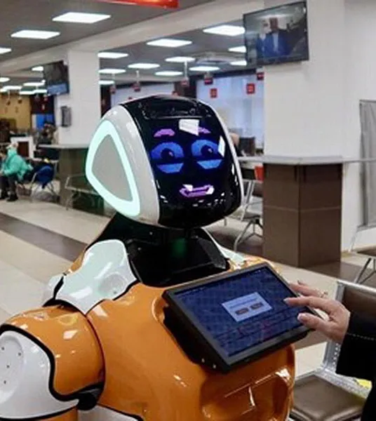 Посетителей МФЦ в&nbsp;Мытищах начал консультировать робот