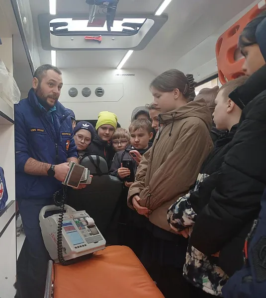 Сотрудники липецкого центра скорой помощи провели занятие в&nbsp;школе № 46