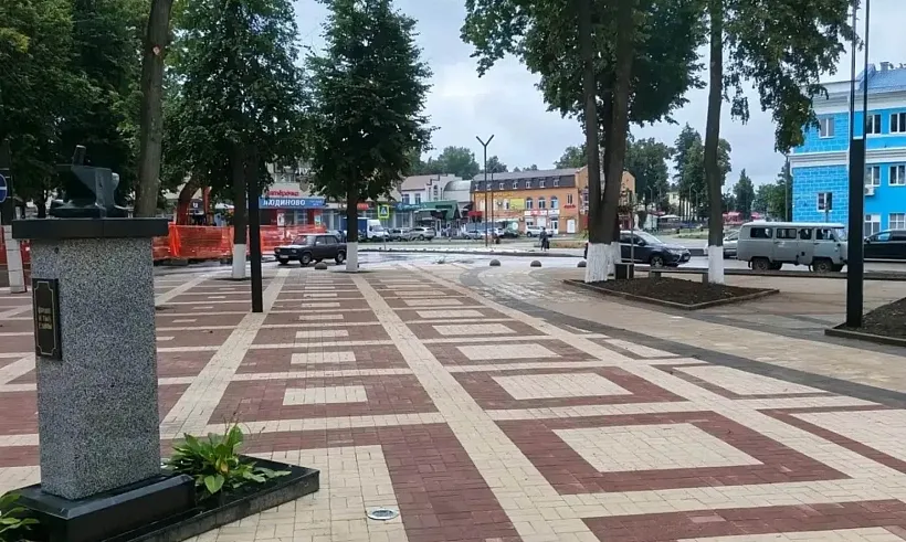 В&nbsp;Людинове Калужской области благоустроили территорию у&nbsp;площади Победы
