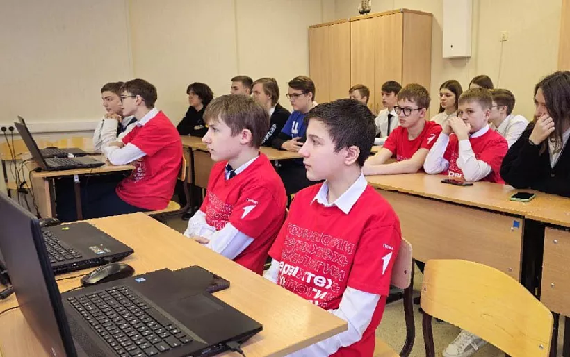 Ученикам новосибирского лицея рассказали об&nbsp;искусственном интеллекте