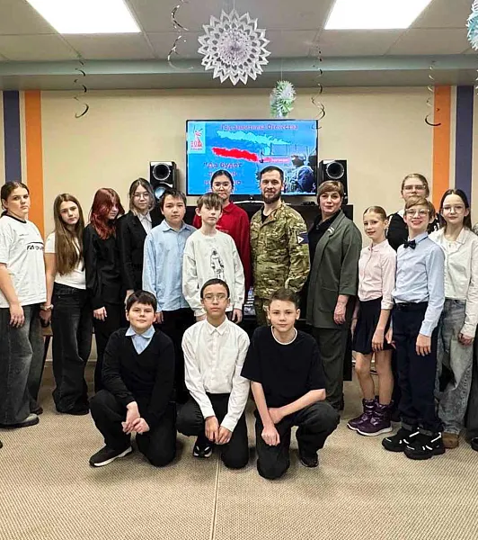 Школьники из&nbsp;Анадыря побывали на&nbsp;встрече с&nbsp;бойцом спецоперации