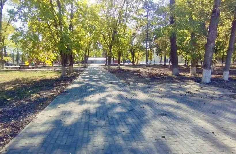 В&nbsp;станице Старовеличковской на&nbsp;Кубани завершают благоустройство парка