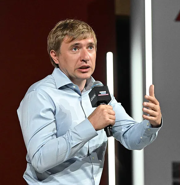 Глава Росмолодежи и&nbsp;гендир VK обсудили компетенции и&nbsp;профессии будущего