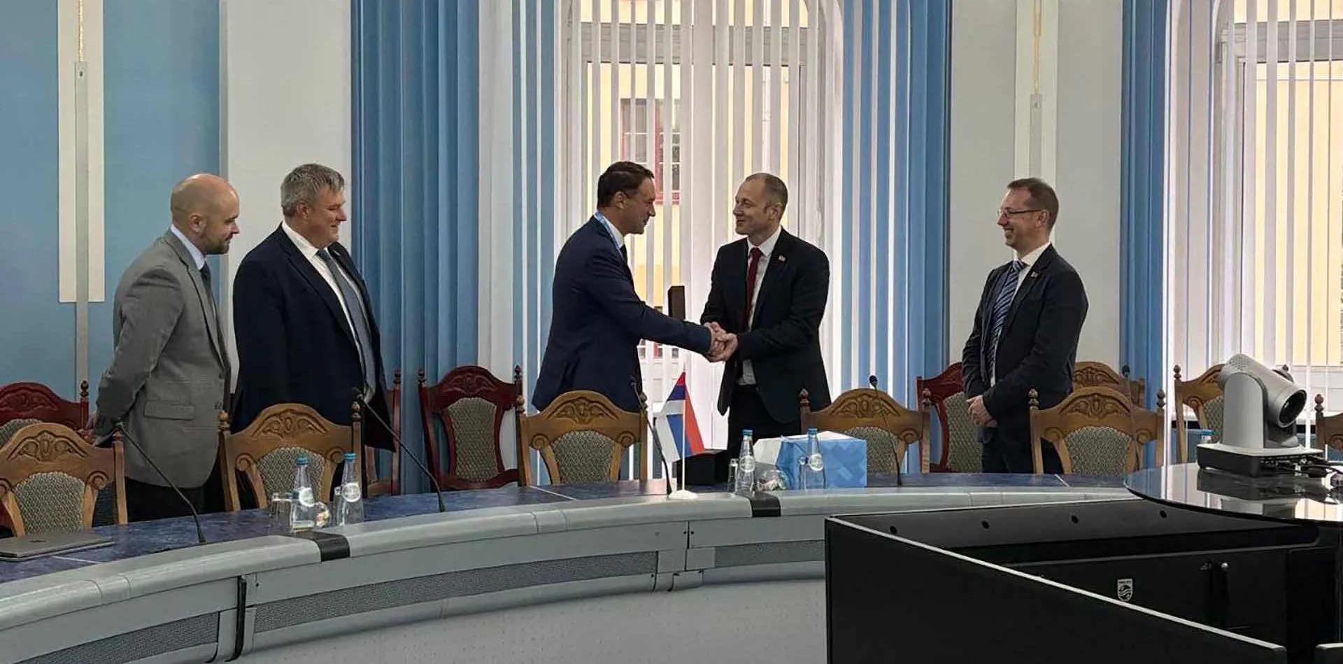 Департамент инвестиционной политики и государственной поддержки предпринимательства