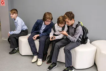 Учеба на&nbsp;ладони: какие возможности есть в&nbsp;приложении &laquo;Госуслуги Моя школа&raquo;