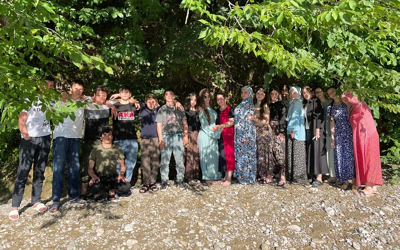 Школьники из&nbsp;Грозного побывали в&nbsp;селе Сержень-Юрт